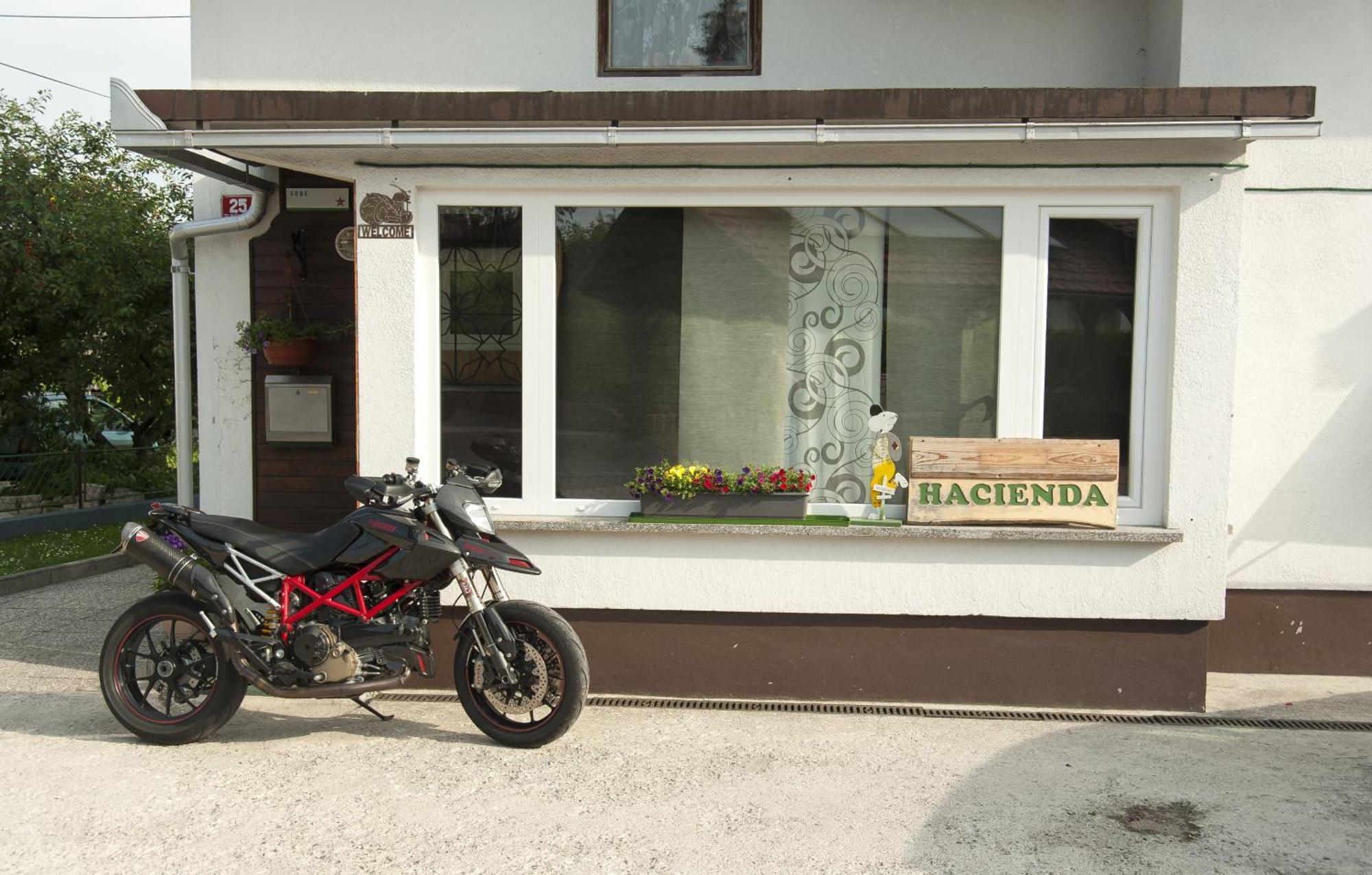 Hacienda Bled Rooms Bagian luar foto